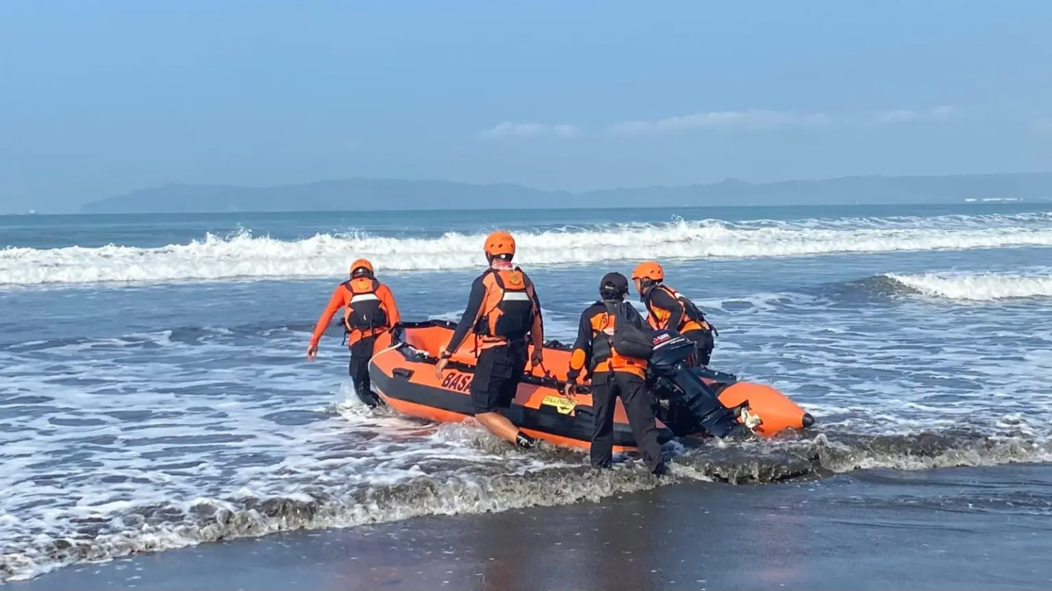 Hari Kedua Pencarian, 2 Remaja yang Terseret Ombak di Pantai Menganti Cilacap Belum Ditemukan
