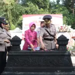 Peringatan Hari Bhayangkara ke-80, Polres Banjarnegara Ziarah ke Makam Mantan Kapolri Soekarno Djojonagoro