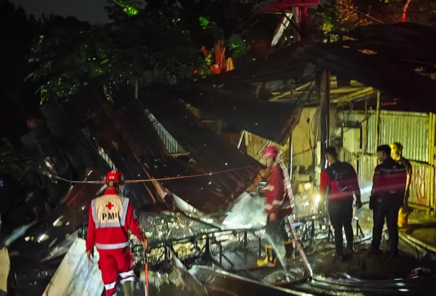 Kebakaran menimpa gudang dupa