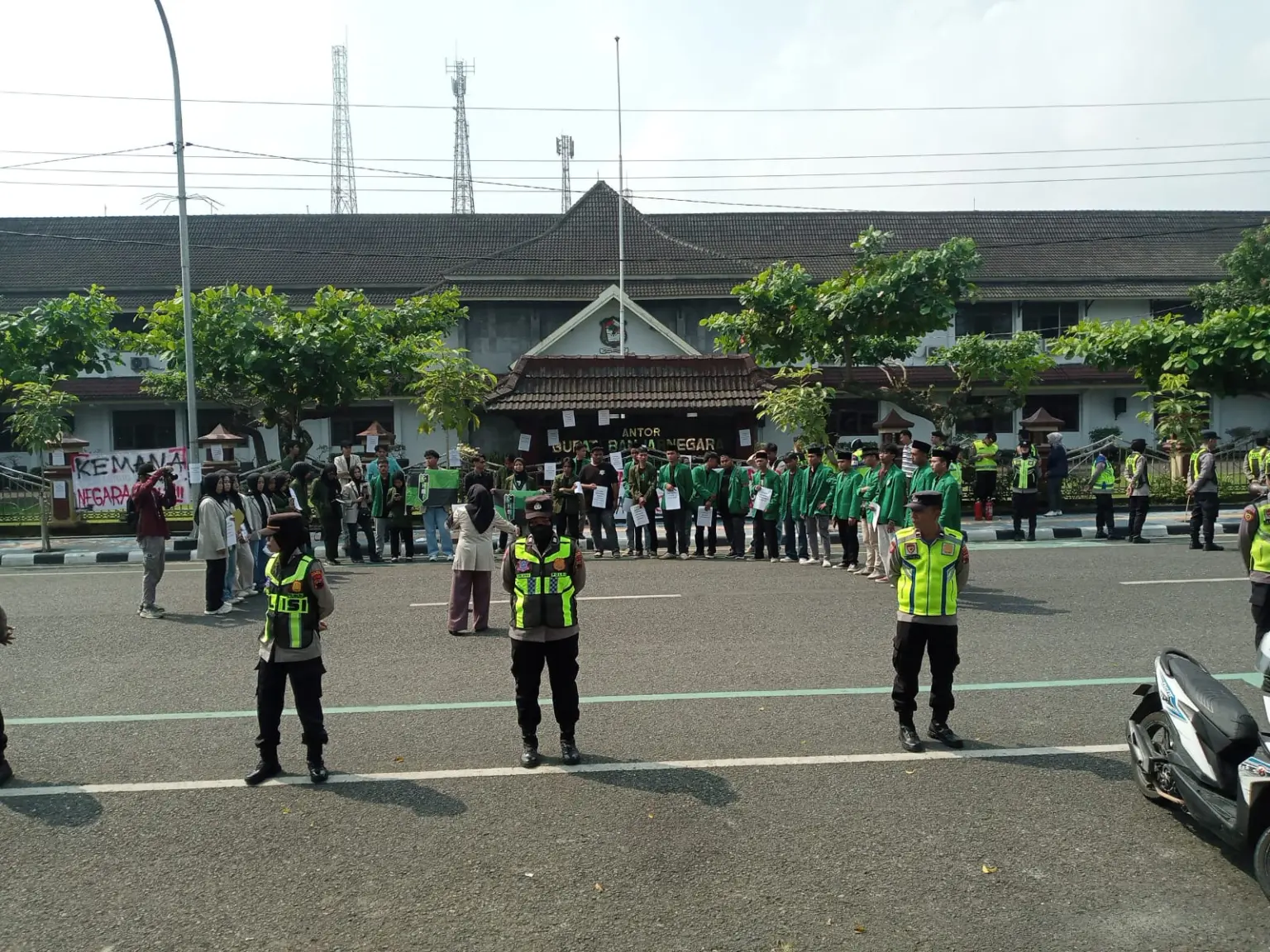 Aliansi BEM Banjarnegara Gelar Mimbar Bebas, Desak Perbaikan Kebijakan hingga Penyelamatan Hutan Rogojembangan