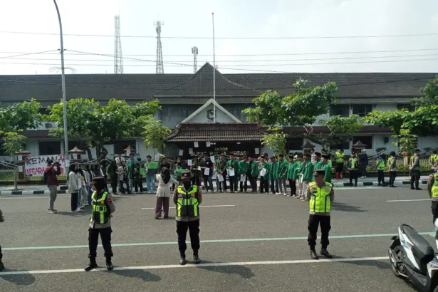 Aliansi BEM Banjarnegara Gelar Mimbar Bebas, Desak Perbaikan Kebijakan hingga Penyelamatan Hutan Rogojembangan