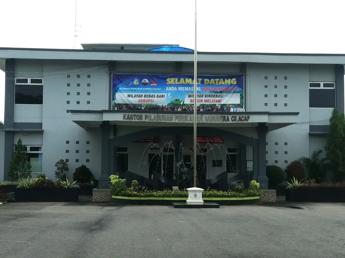 pelabuhan Menjelajah Tegalkamulyan Cilacap, Surga Wisata Bahari dan Perikanan