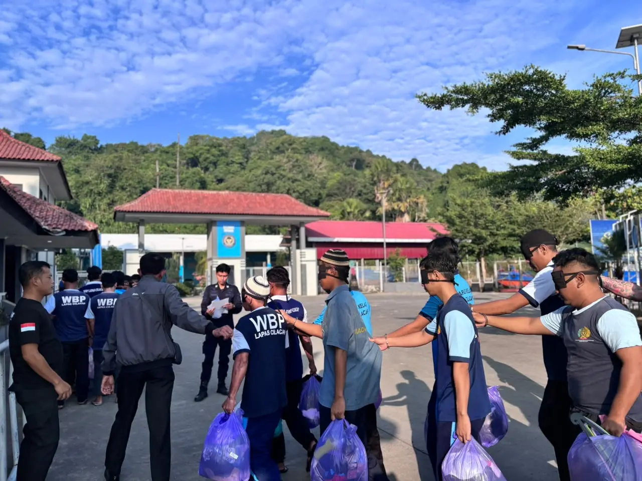 Kurangi Overkapasitas, Lapas Cilacap Kirim 24 Narapidana ke Nusakambangan