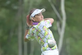 Utami Agustina masih aktif main golf di usia 57 tahun