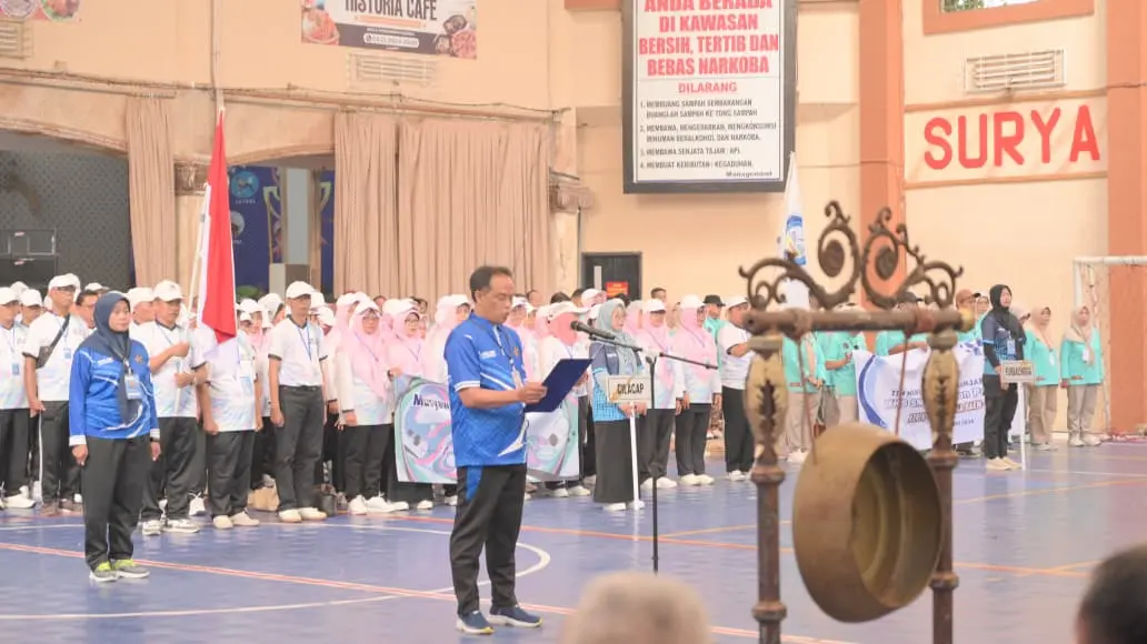 Ketua MKKS Cup X saat membacakan laporan