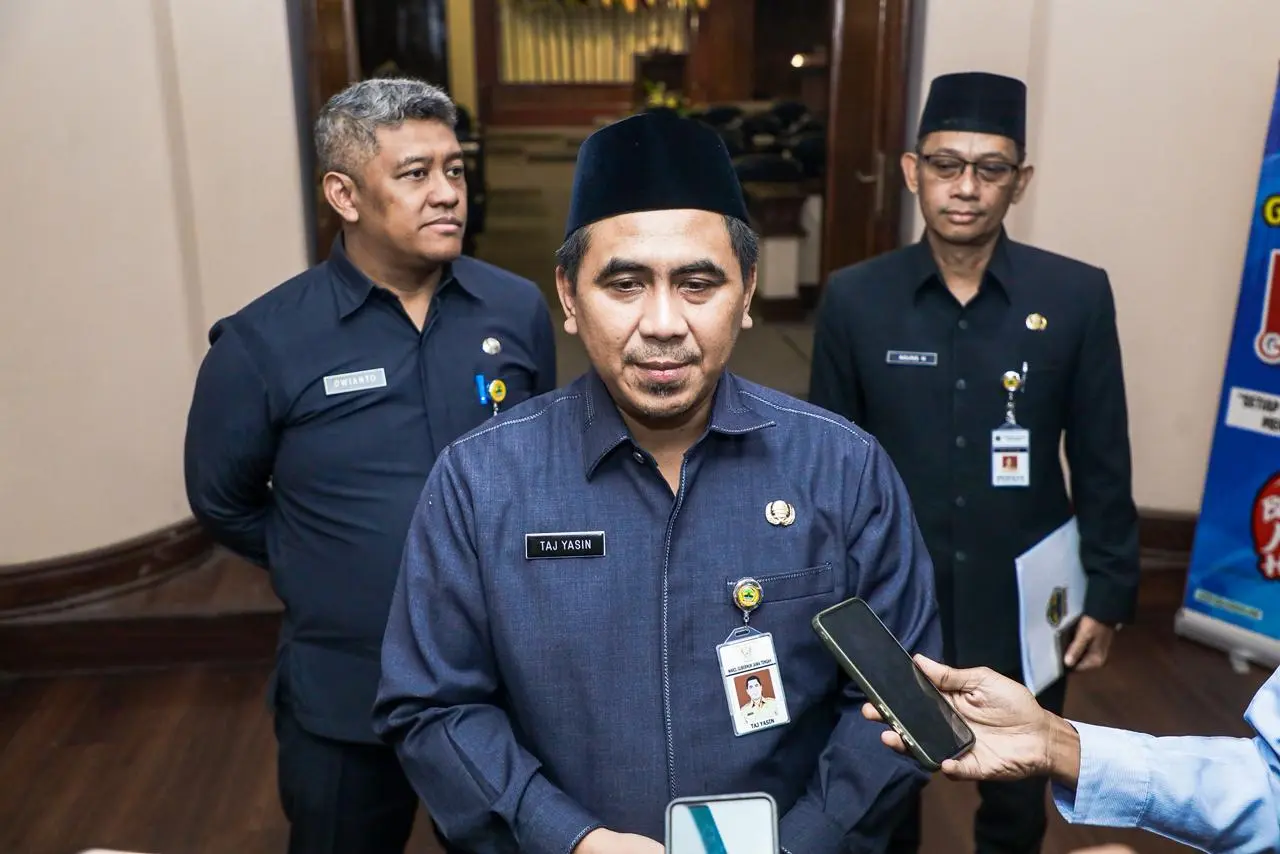 Gus Yasin saat memberikan keterangan pada media soal konflik PPP